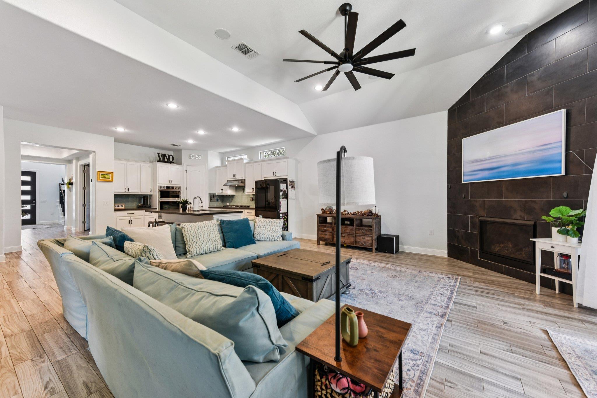 13805 Wiregrass WAY