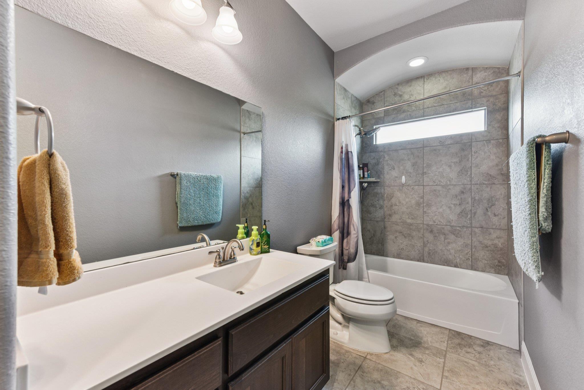 13805 Wiregrass WAY