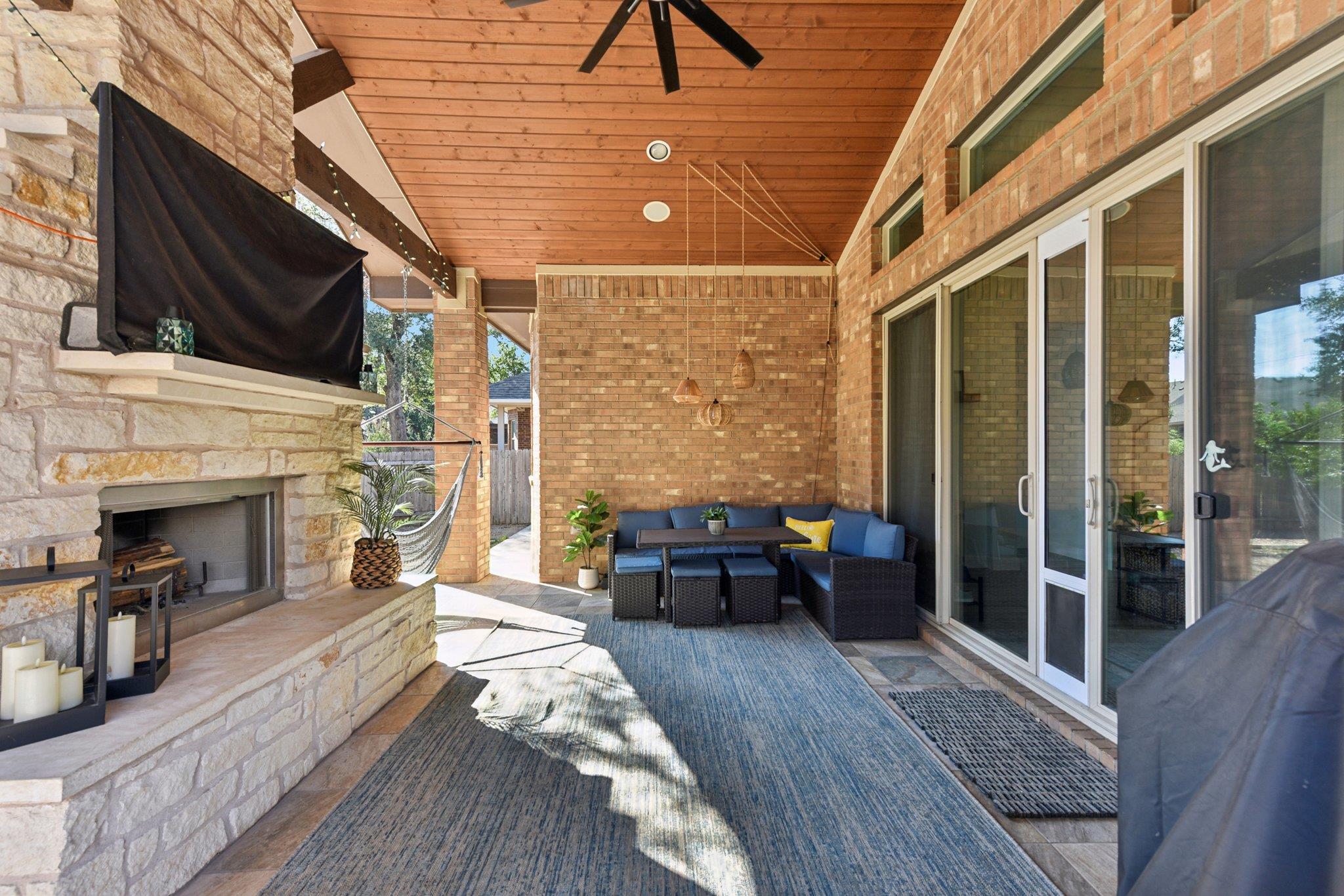 13805 Wiregrass WAY