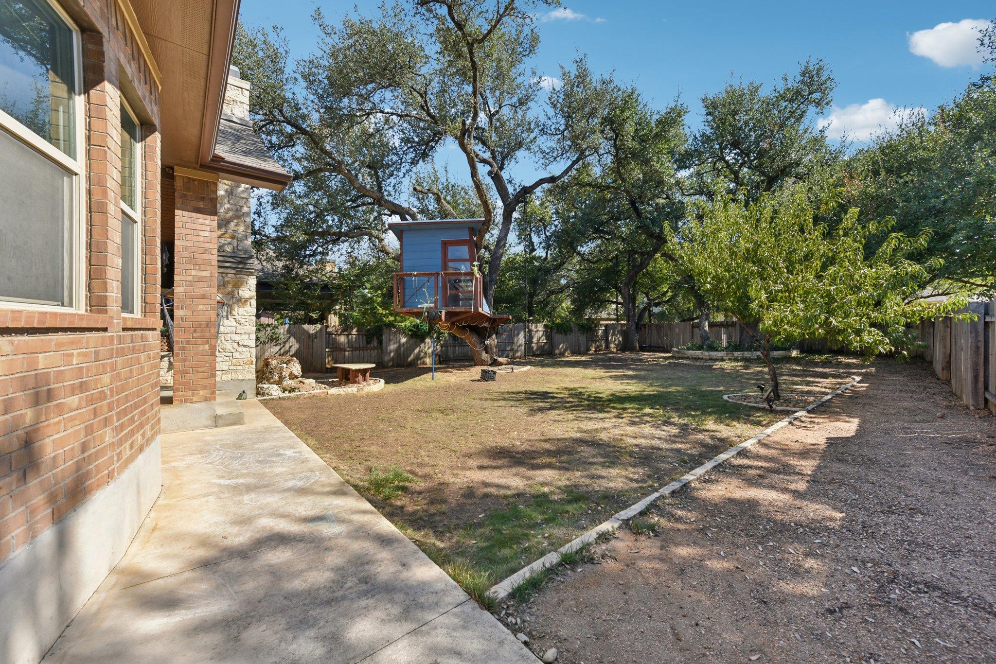 13805 Wiregrass WAY