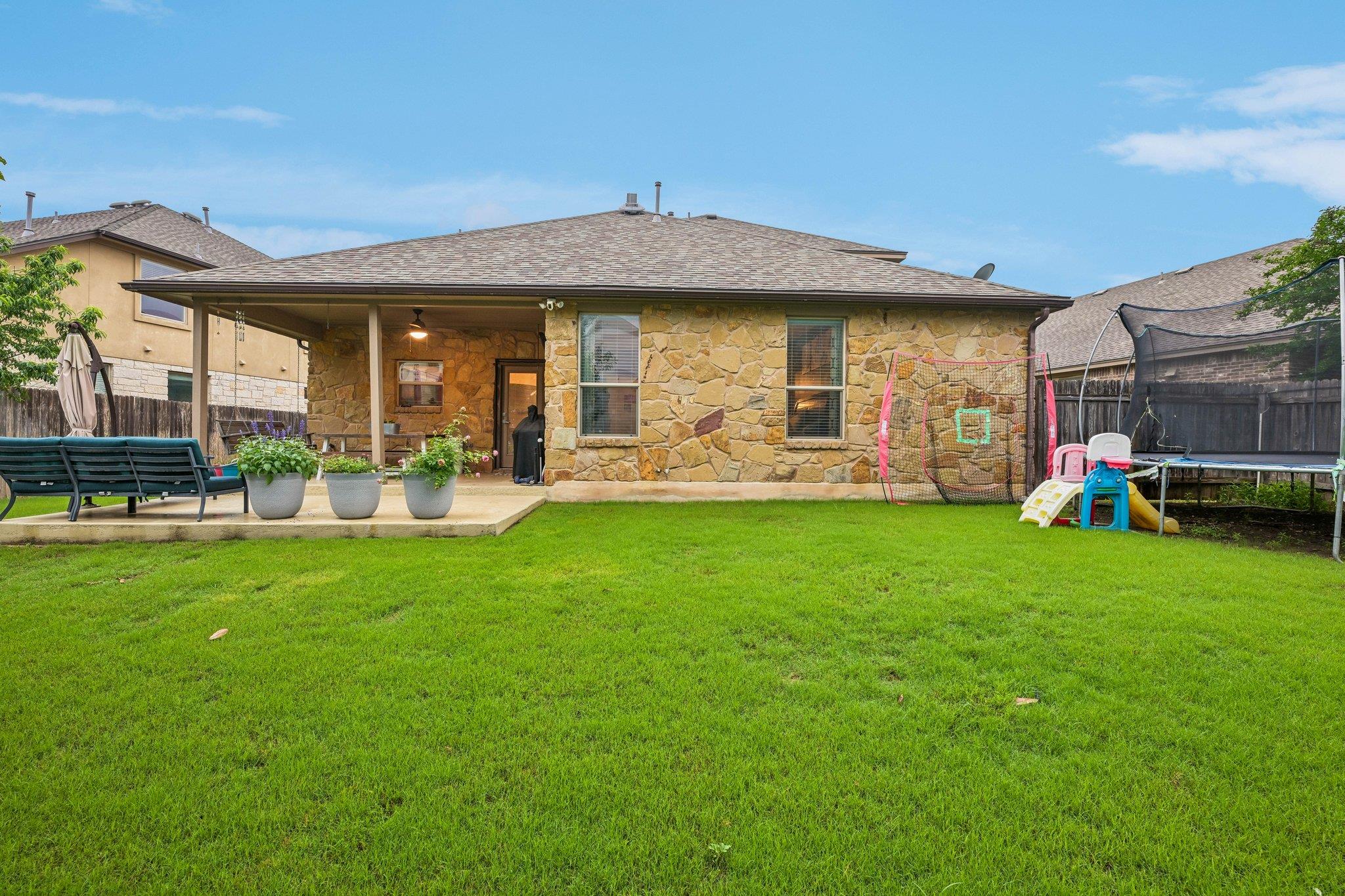 2336 Lyla LN