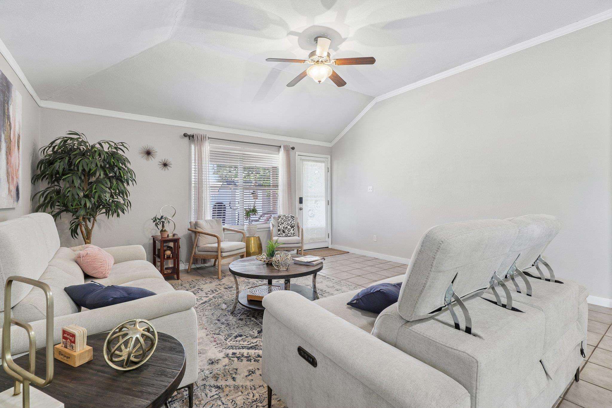302 Lone Star BLVD