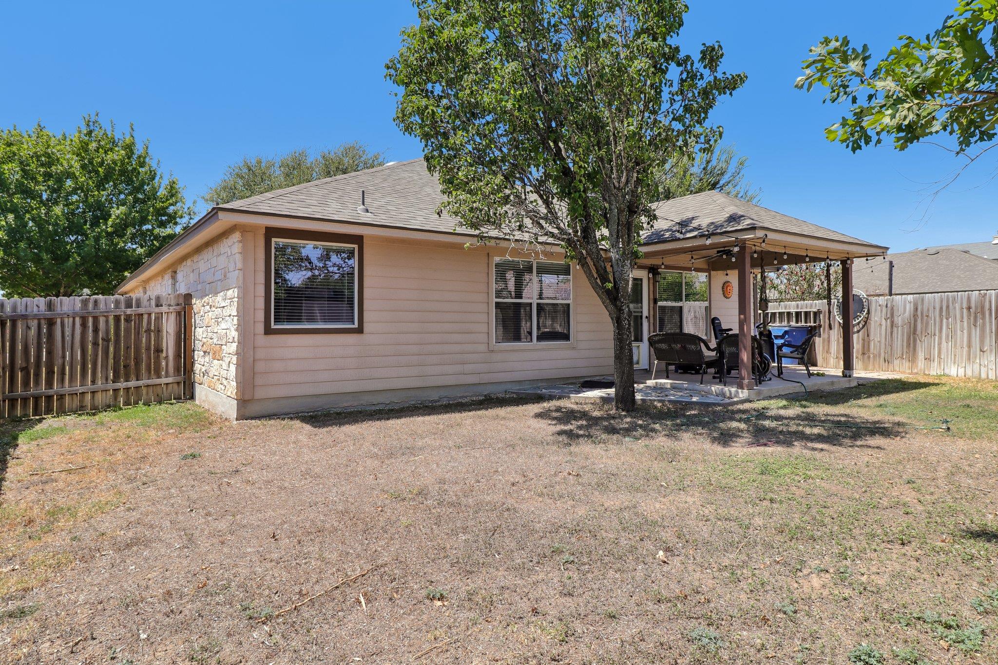 302 Lone Star BLVD