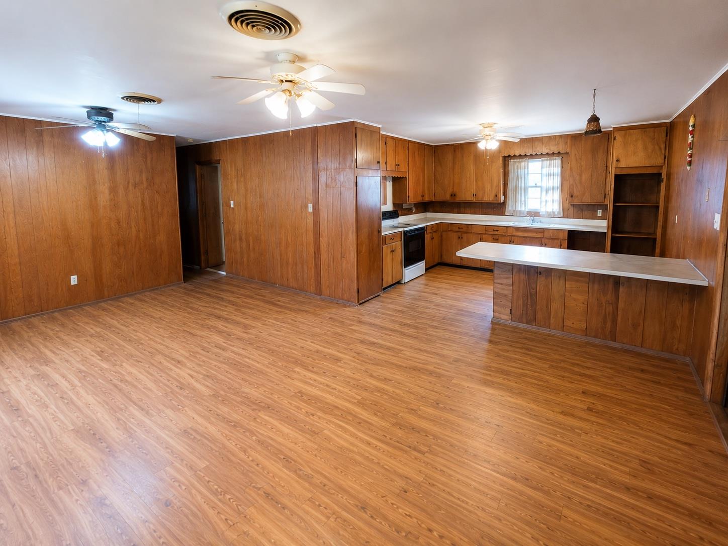 3200 Cattlemens ROW