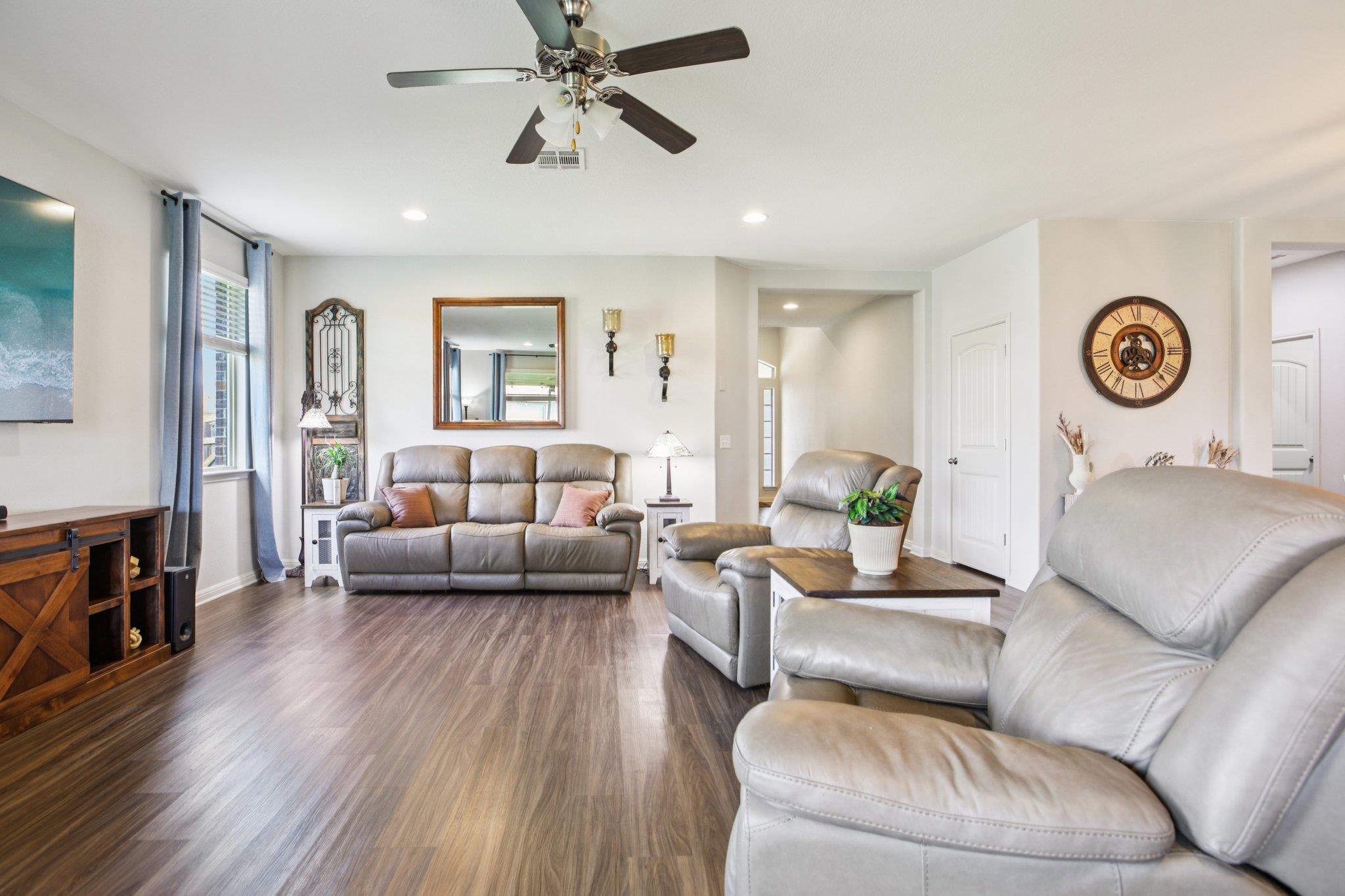 16601 Aventura Ave