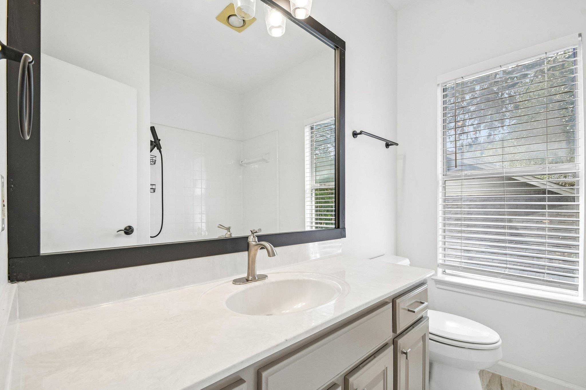 6207 John Chisum LN
