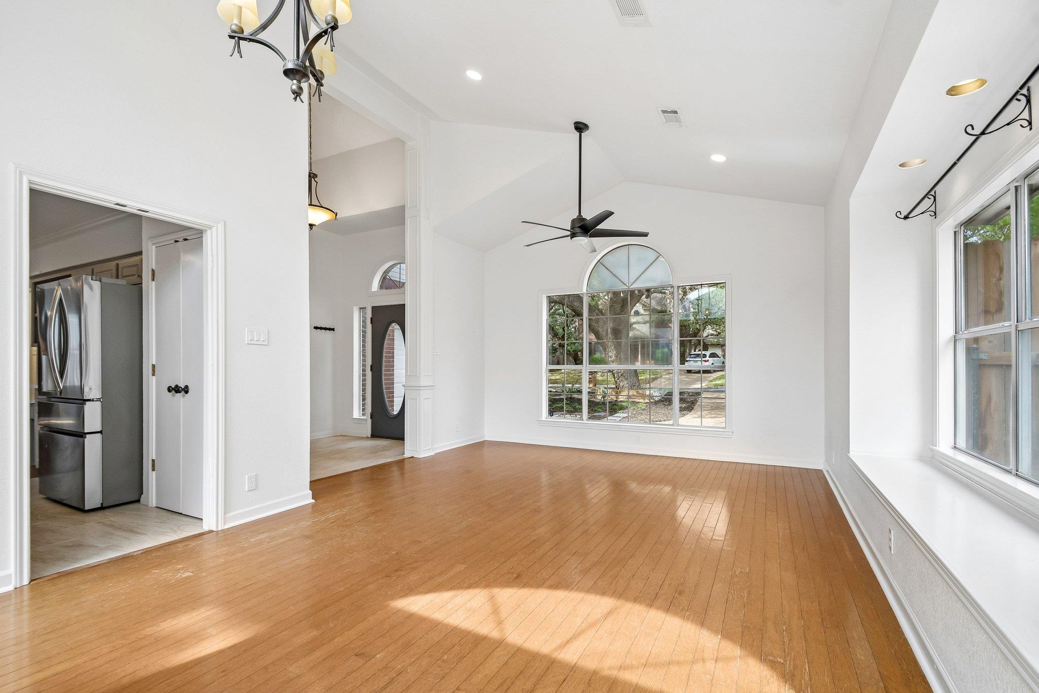 6207 John Chisum LN