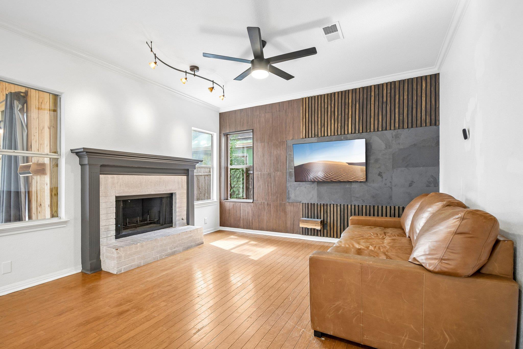 6207 John Chisum LN