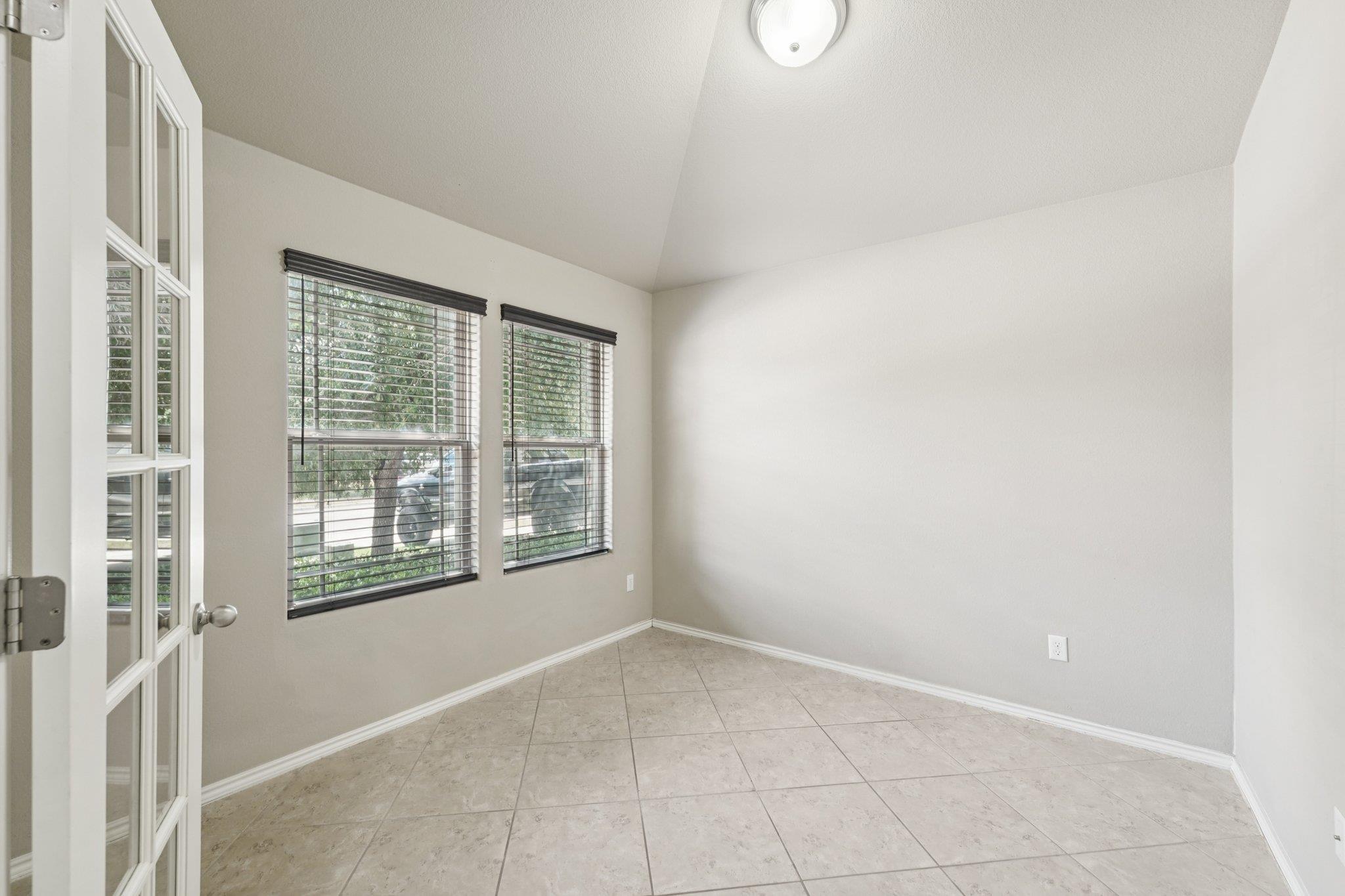 300 Wincliff DR