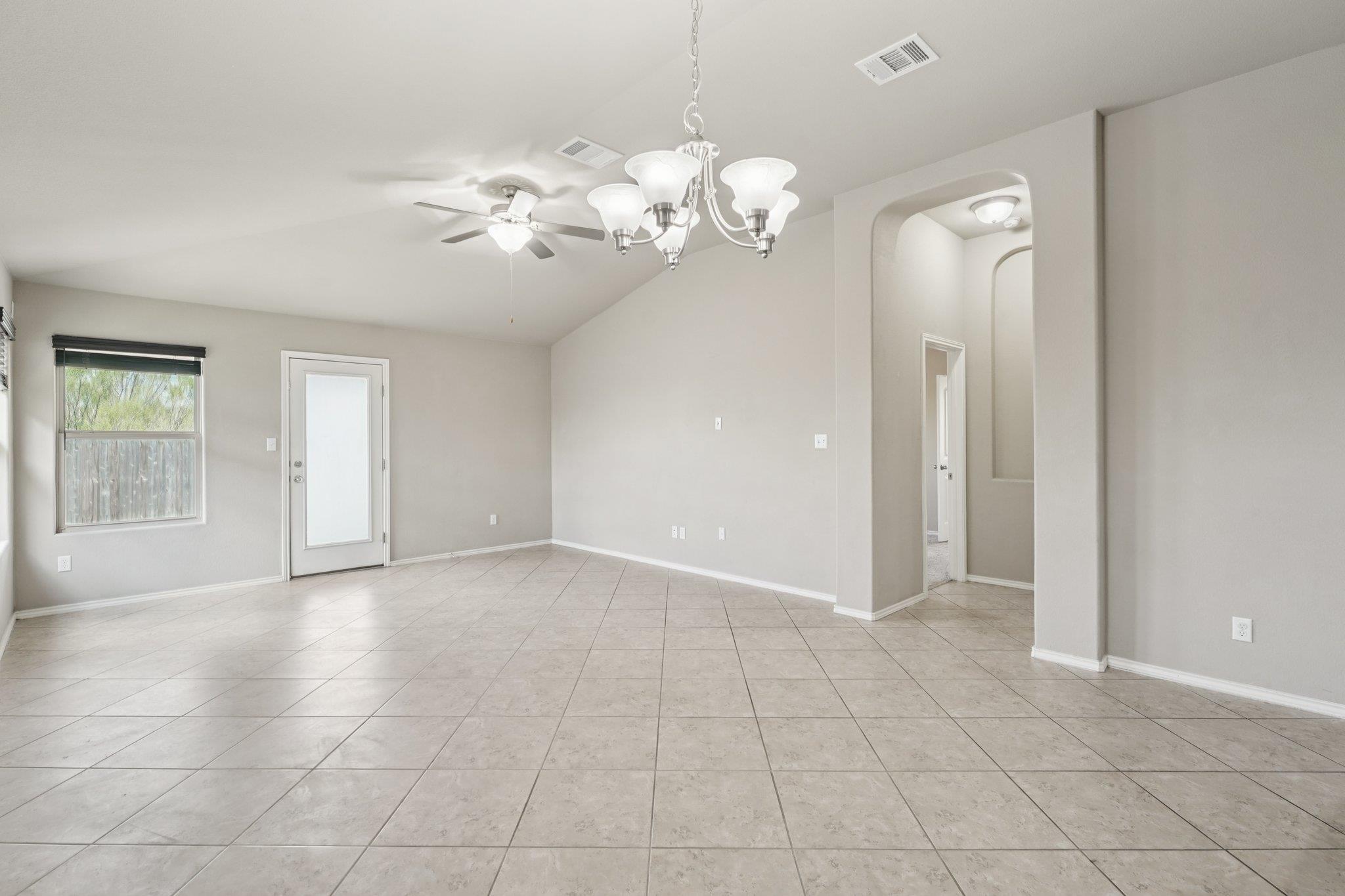 300 Wincliff DR