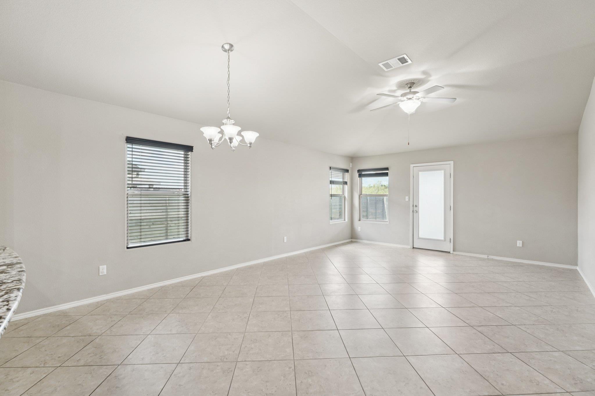 300 Wincliff DR