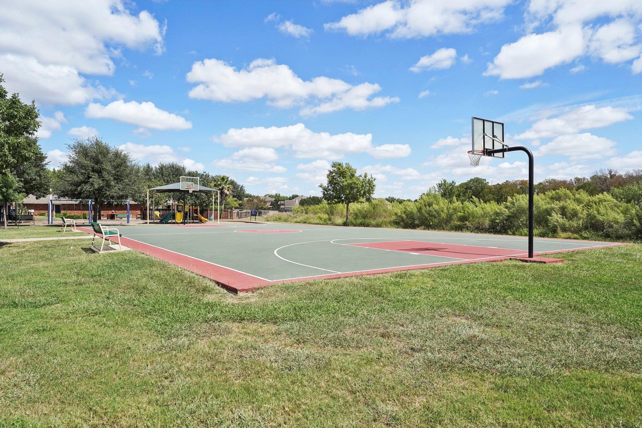 300 Wincliff DR