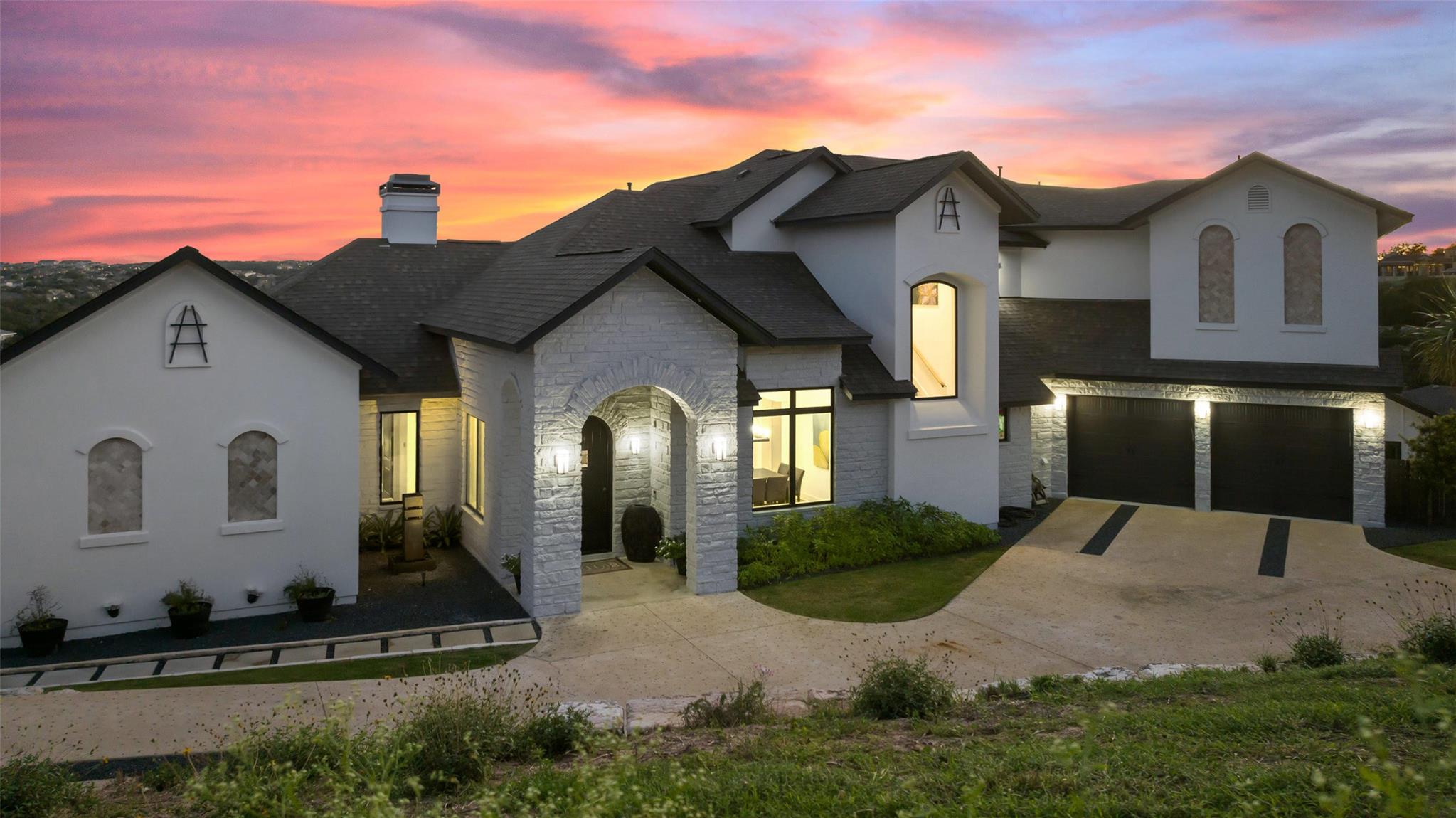 1300 Sparrow LN