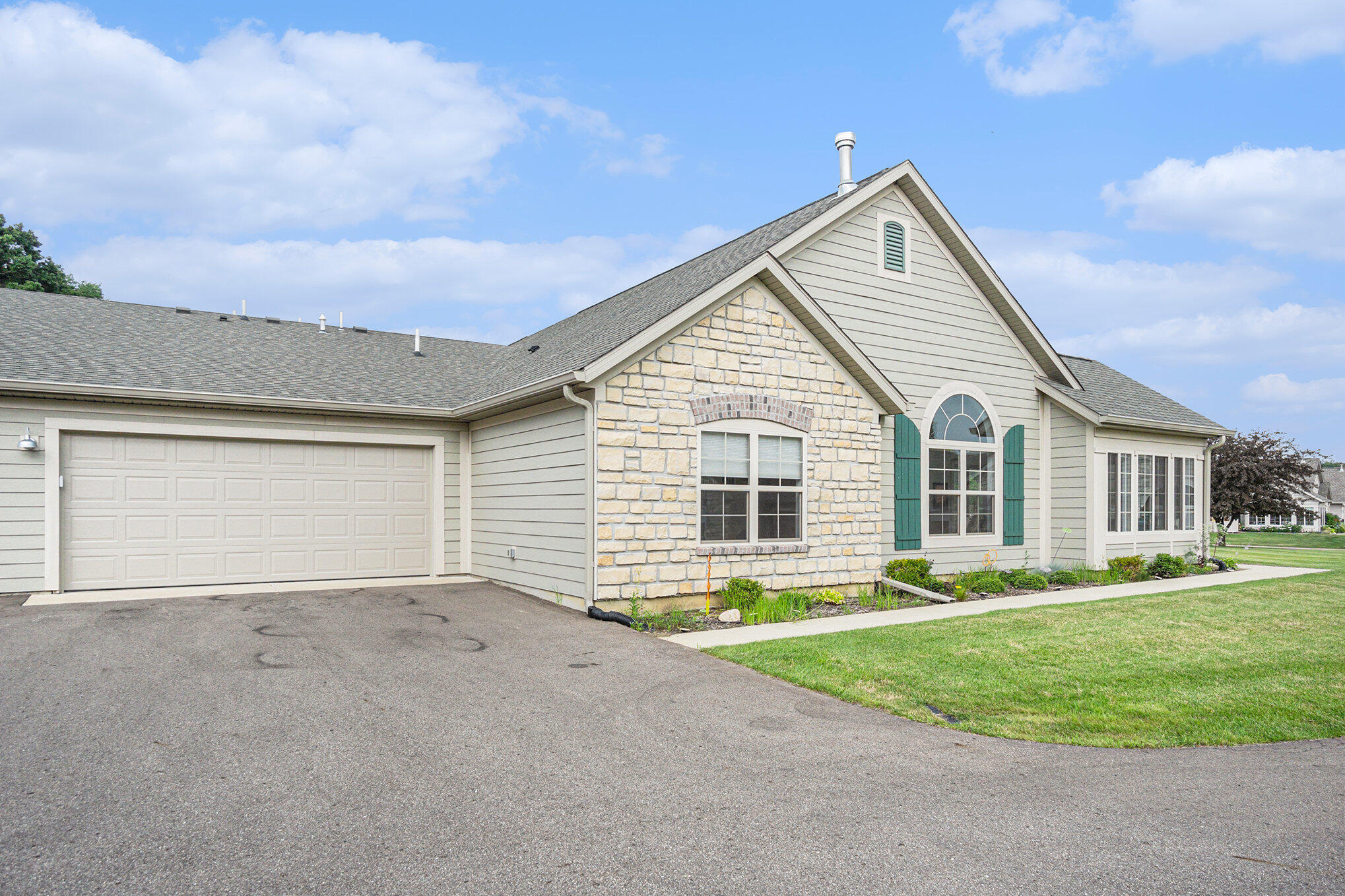 2623 Bluestone Circle