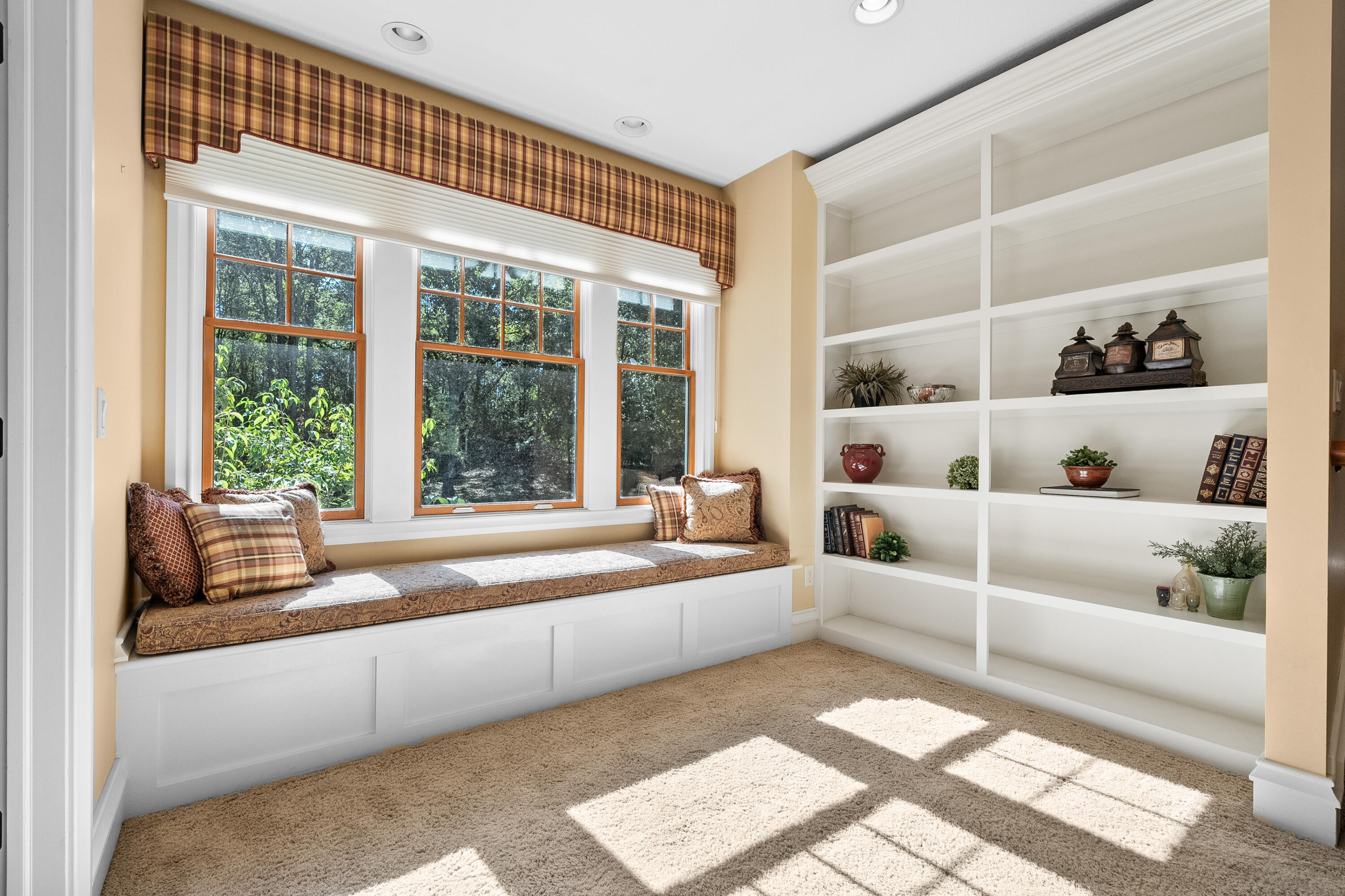 9353 El Dorado Avenue