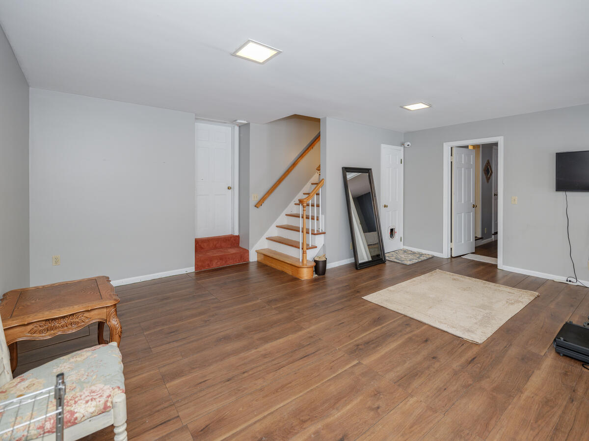 3419 Old Colony Road