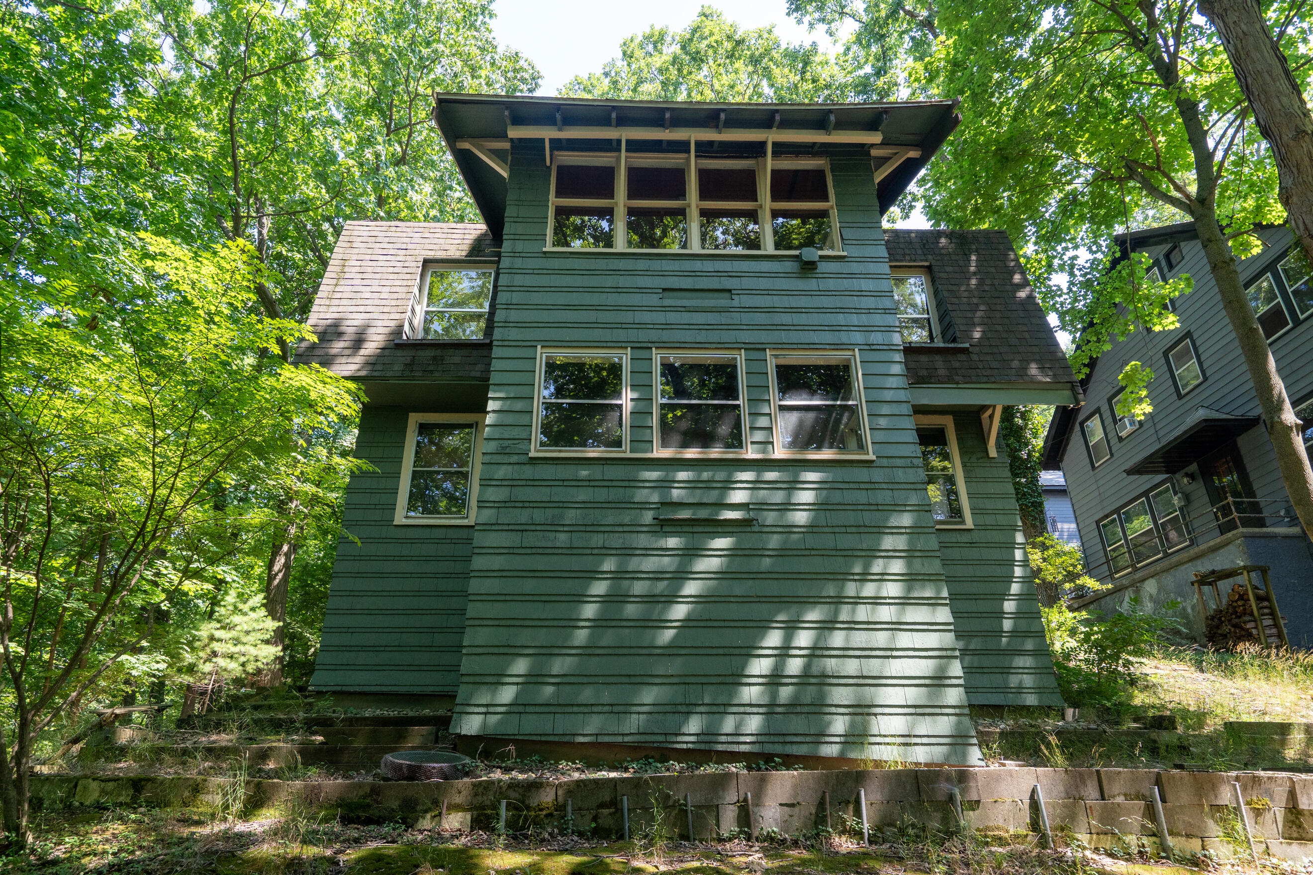 2125 Ridge Road