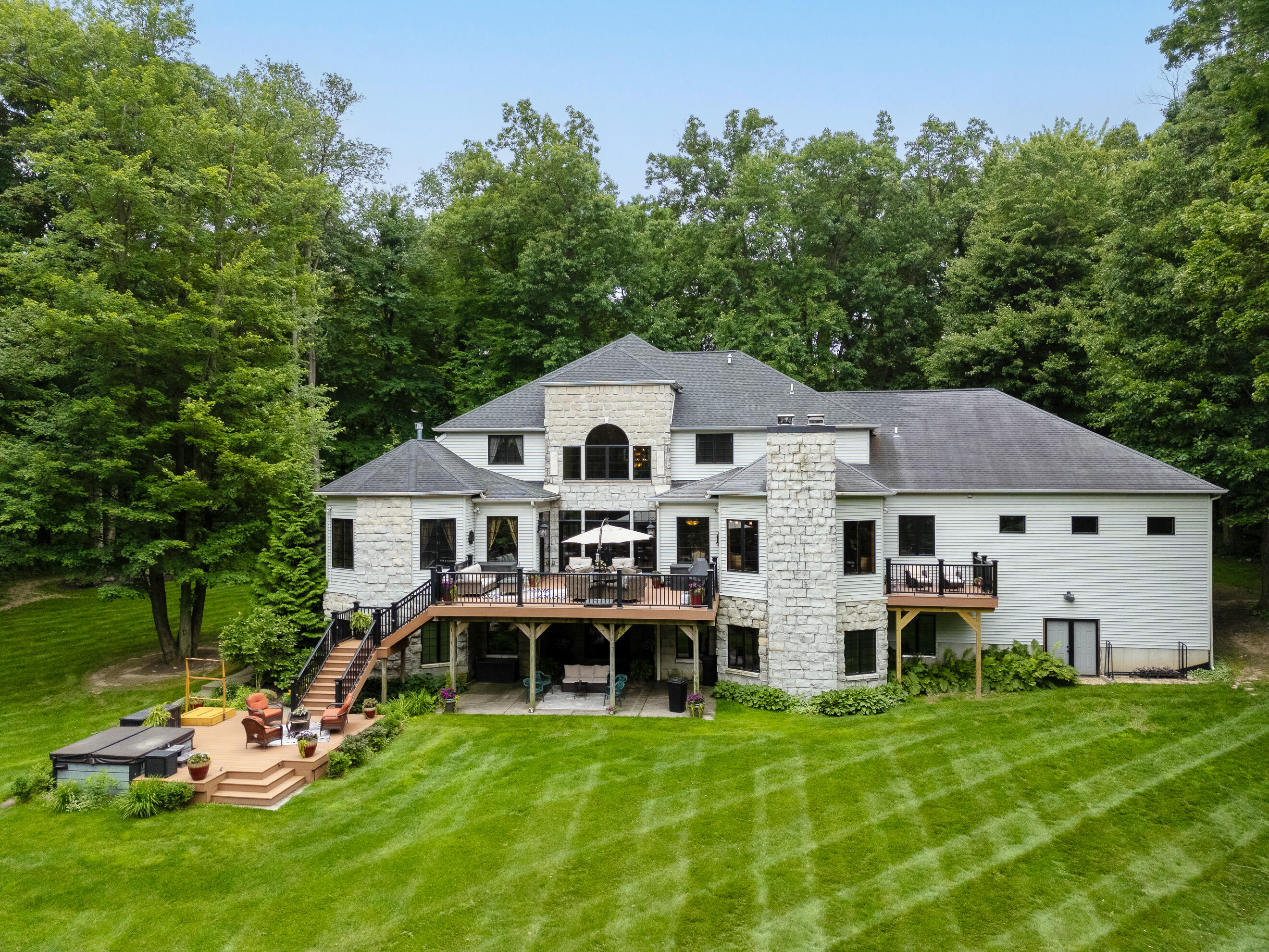 554 Bailey Lake Drive NE