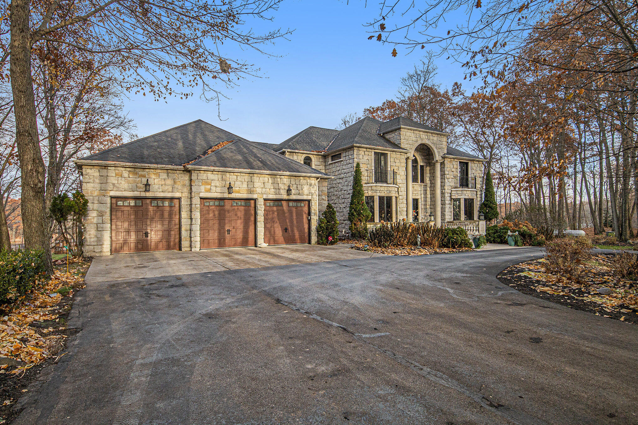 554 Bailey Lake Drive NE