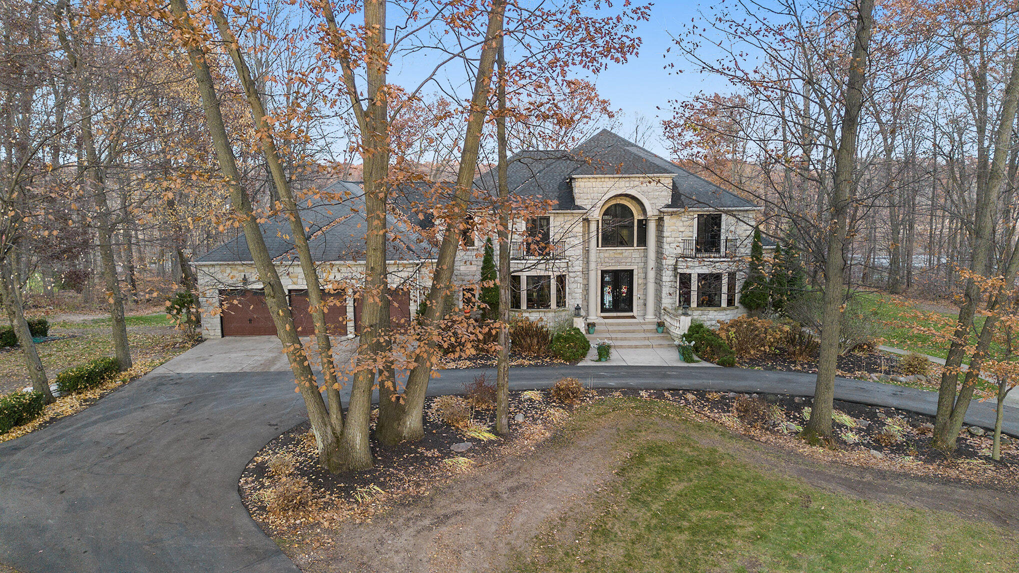 554 Bailey Lake Drive NE
