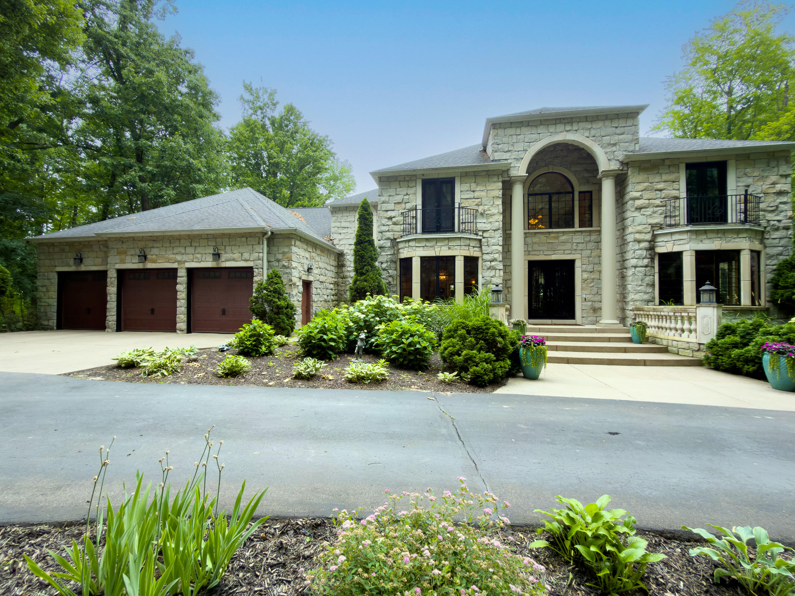 554 Bailey Lake Drive NE