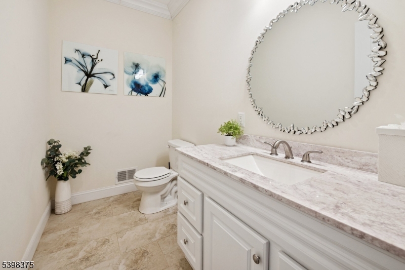 1121 N Washington Ave