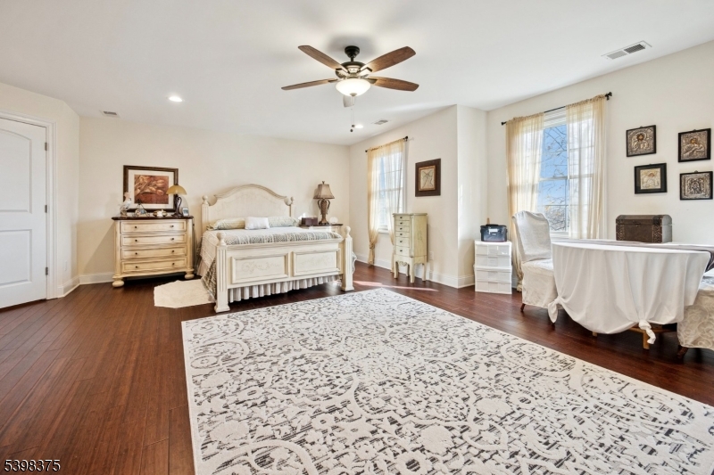 1121 N Washington Ave