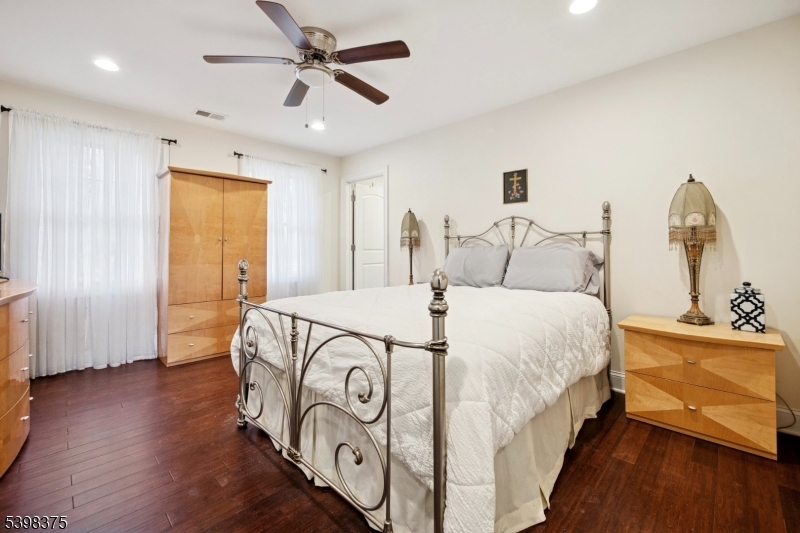 1121 N Washington Ave