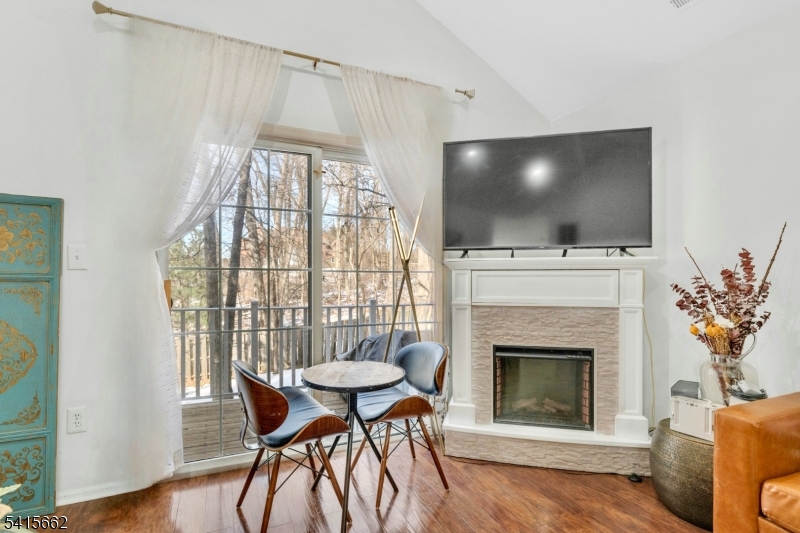 1004 Cypress Ln