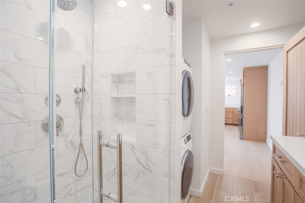 281 B Grandview Street