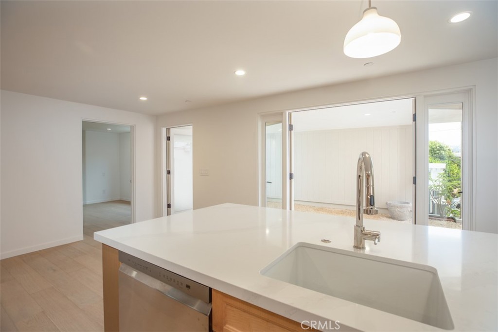 281 B Grandview Street