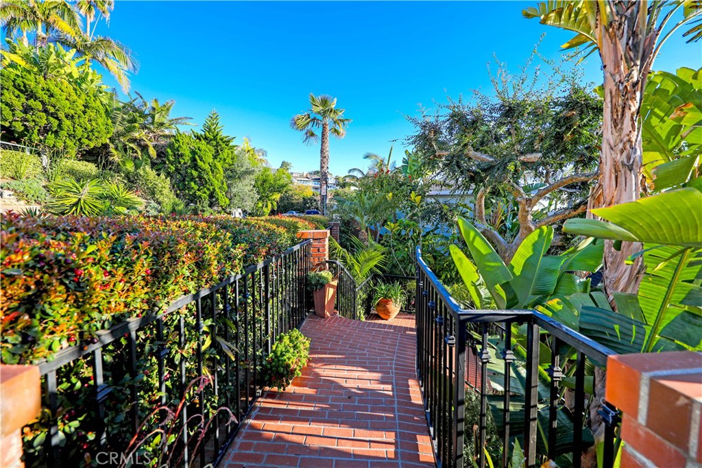 855 Coast View Drive