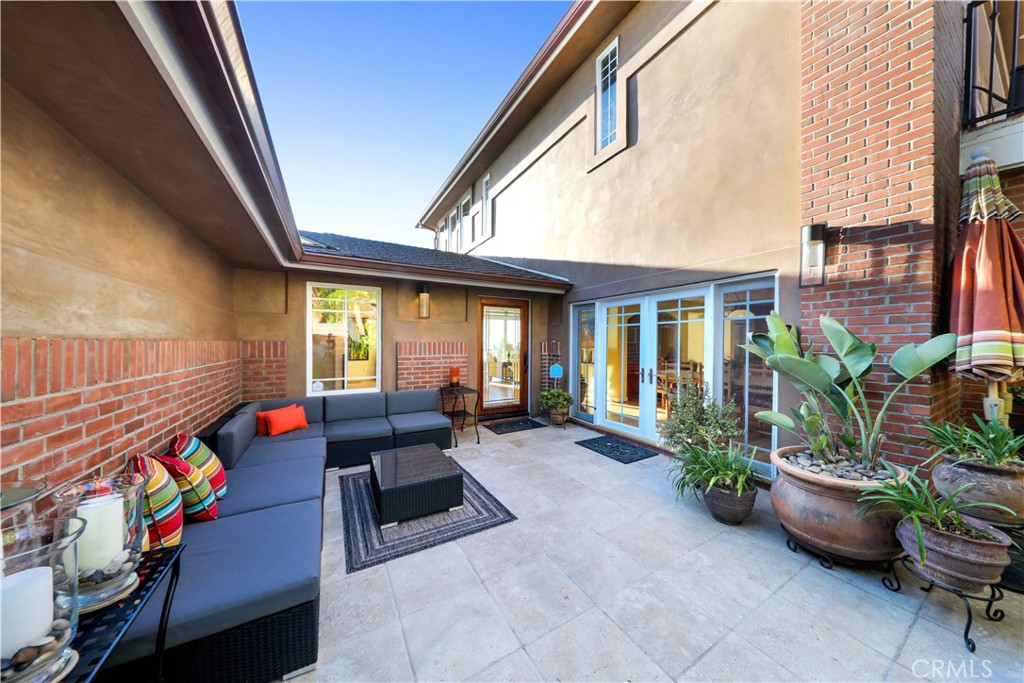 855 Coast View Drive