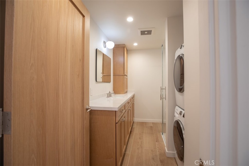 281 B Grandview Street