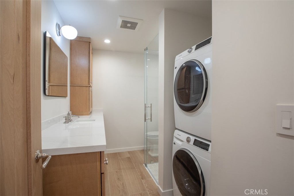 281 B Grandview Street