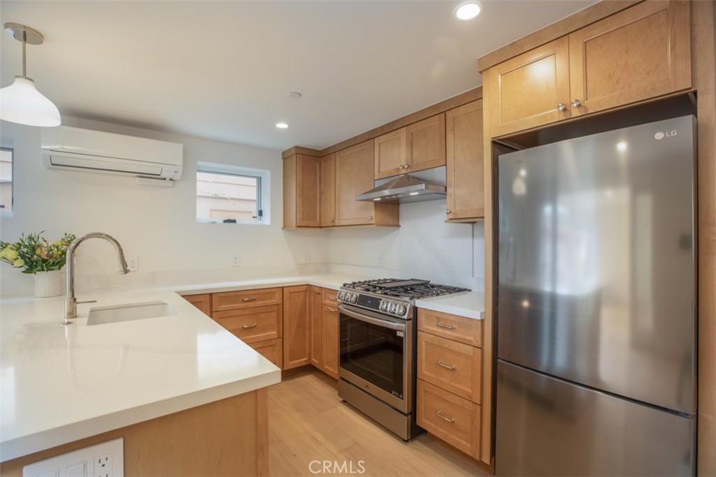 281 B Grandview Street