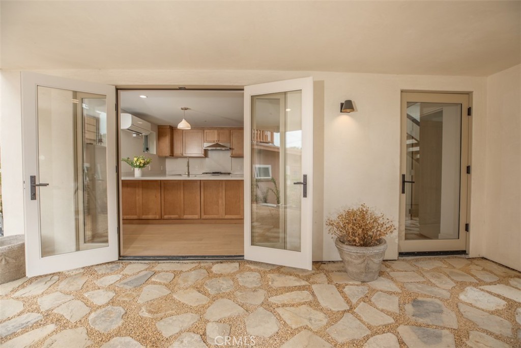 281 B Grandview Street