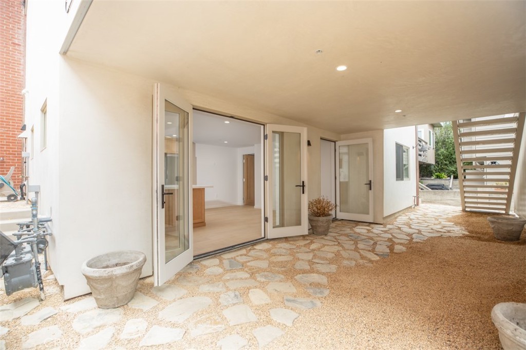 281 B Grandview Street