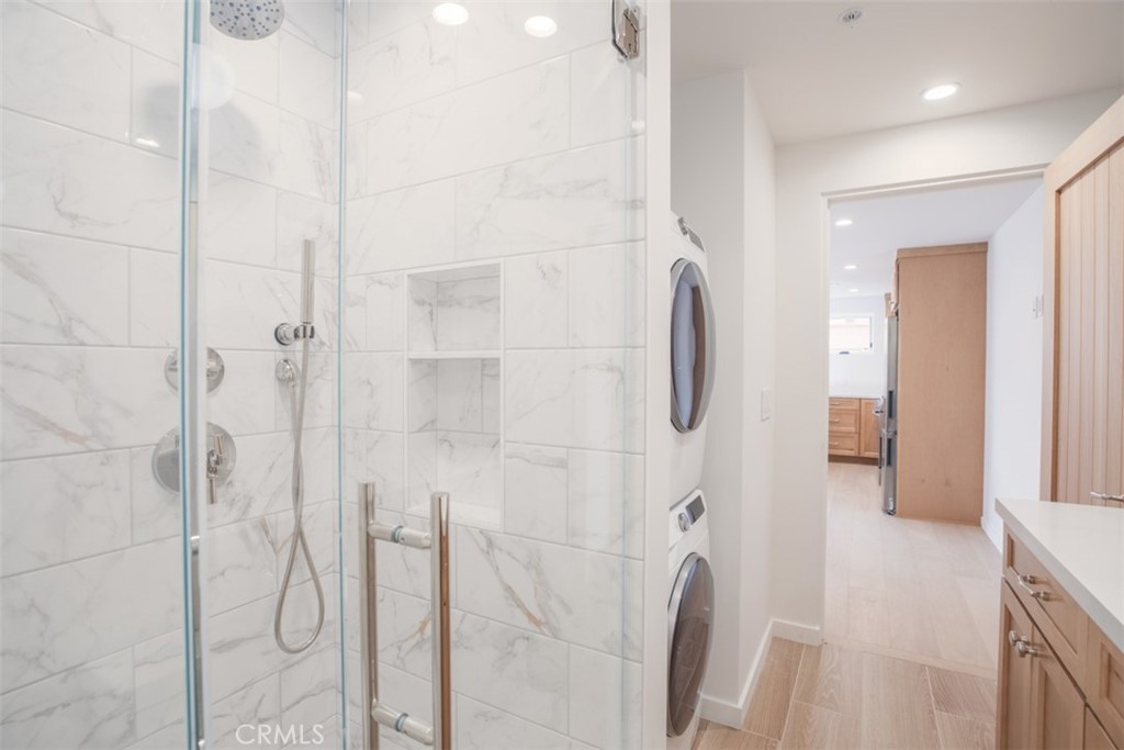 281 B Grandview Street