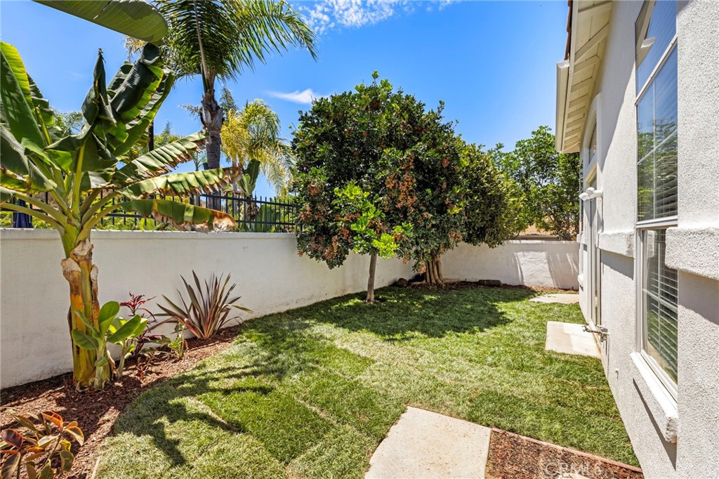 27884 Via De Costa