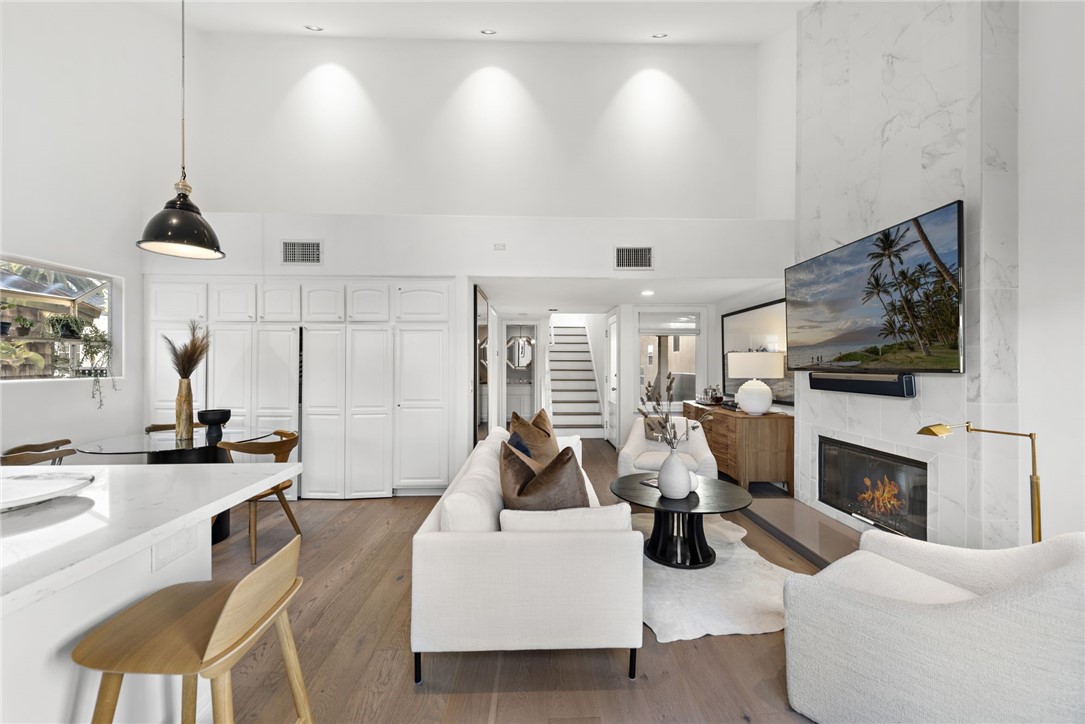 718 1/2 Marguerite Avenue