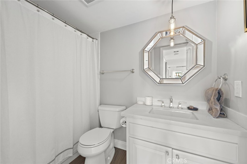 718 1/2 Marguerite Avenue