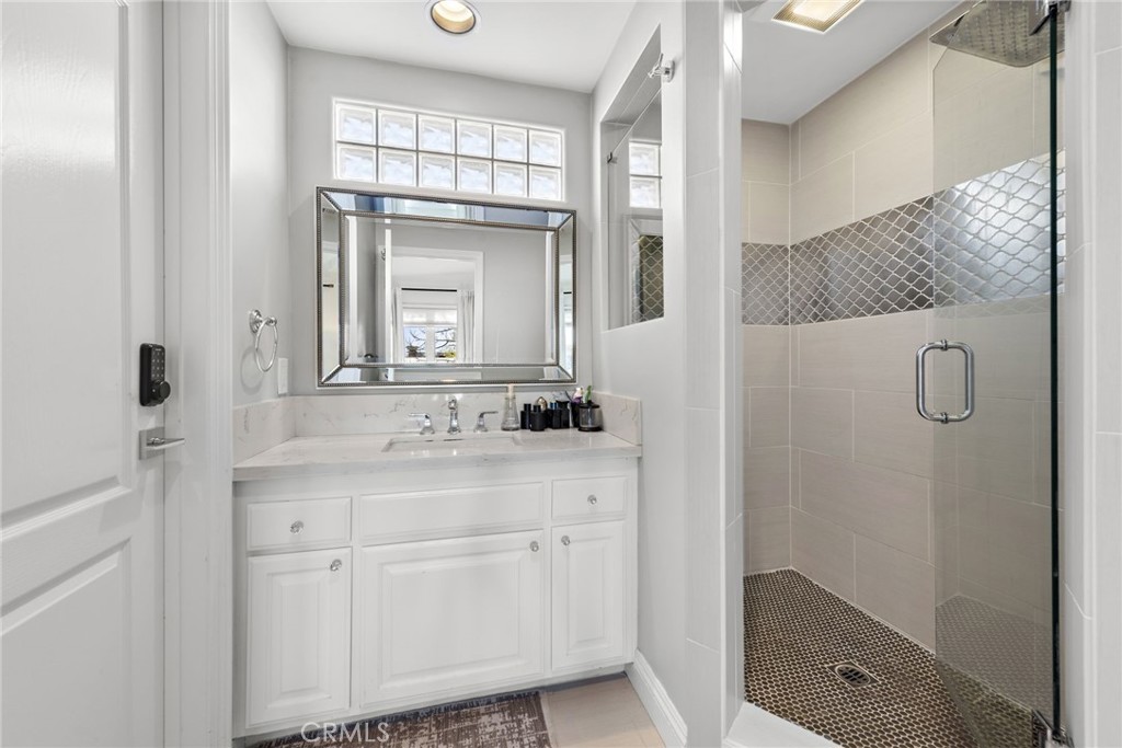 718 1/2 Marguerite Avenue