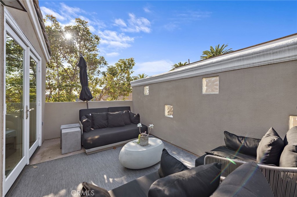 718 1/2 Marguerite Avenue