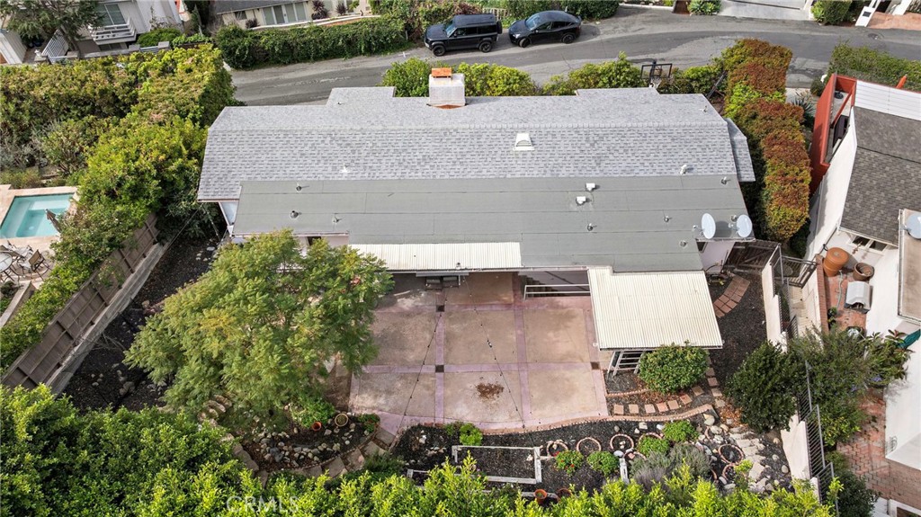 980 Temple Hills