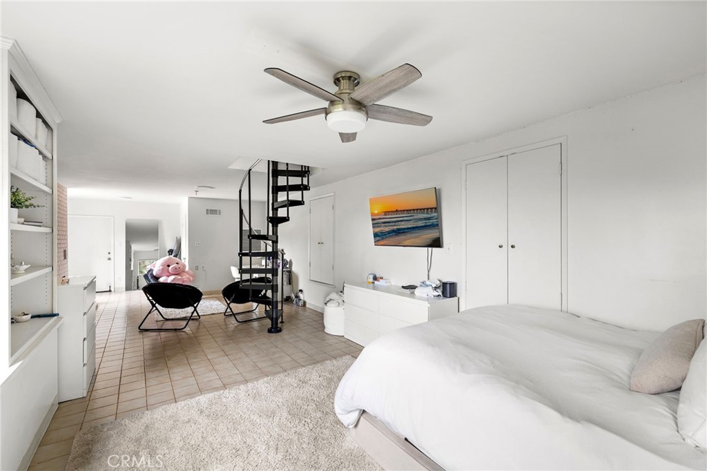 980 Temple Hills
