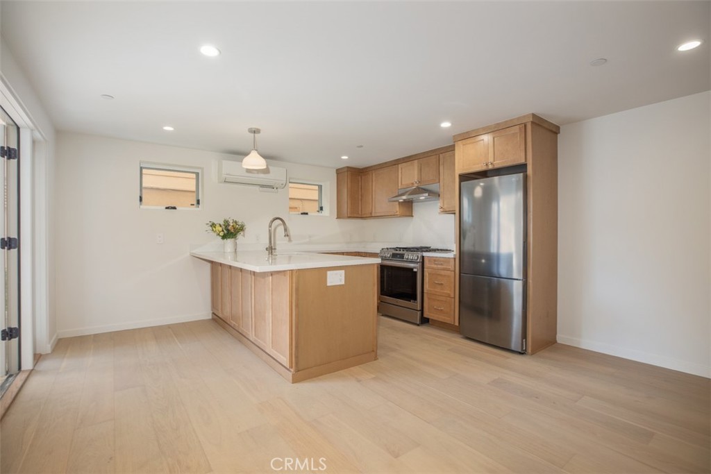 281 B Grandview Street