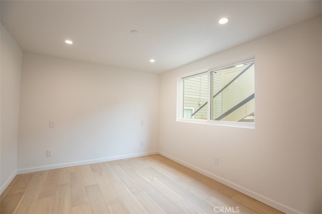 281 B Grandview Street