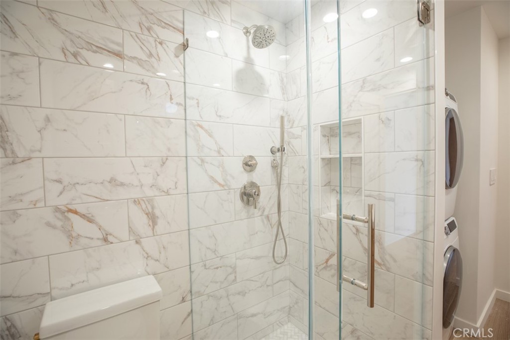 281 B Grandview Street