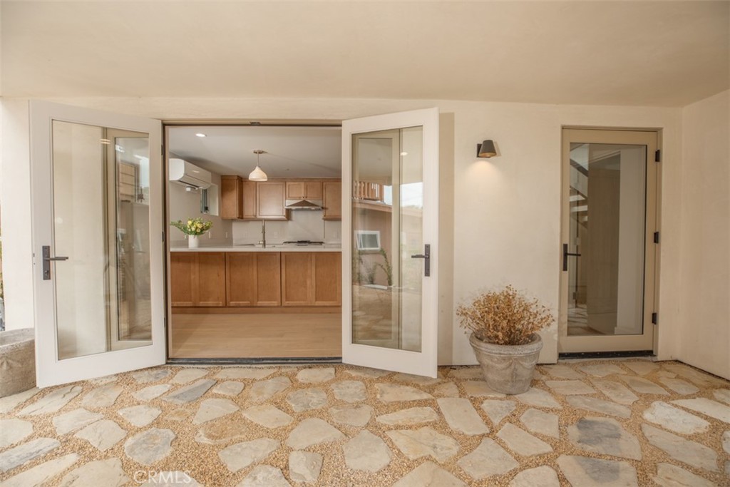 281 B Grandview Street